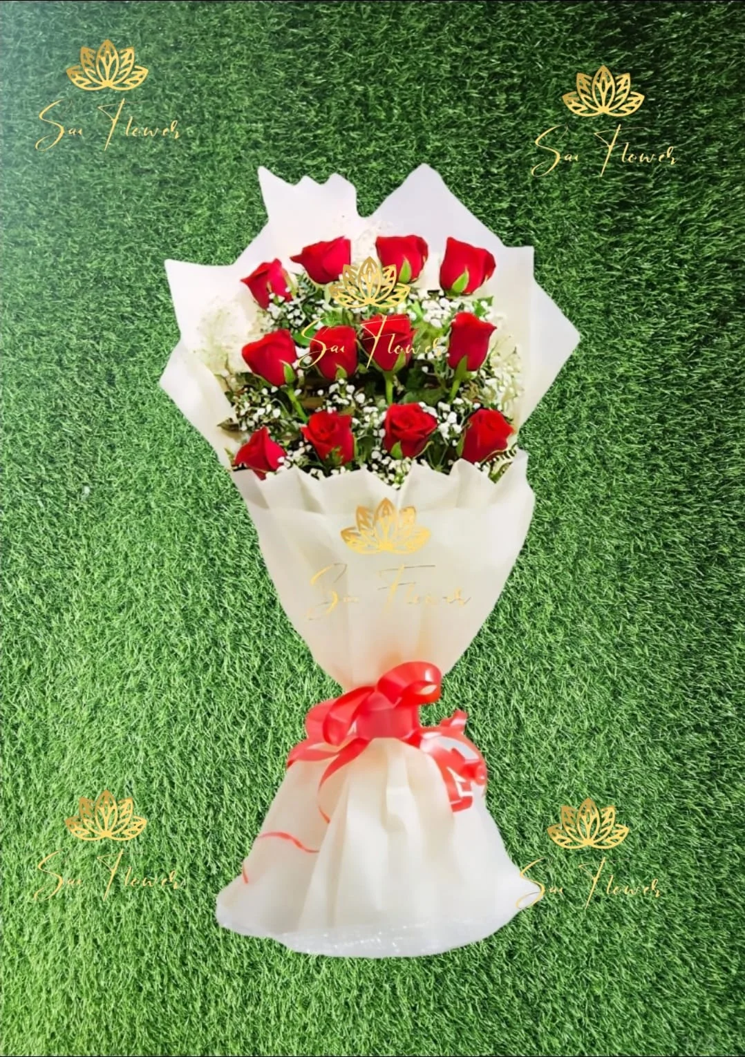 Classic 12 Red Rose Bouquet in Luxury Gold Wrap