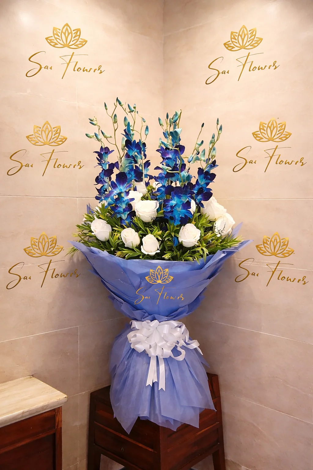 Premium Blue Orchid & White Rose Luxury Bouquet – Elegant Designer Flower Arrangement